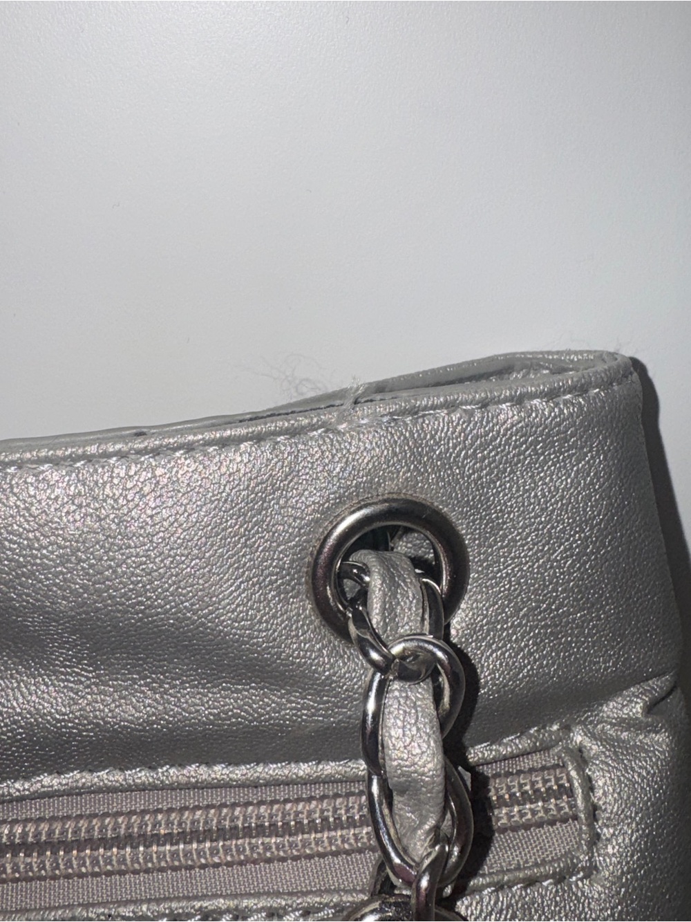 Silver Chain-Handle Shoulder Bag - Picture 4 of 8